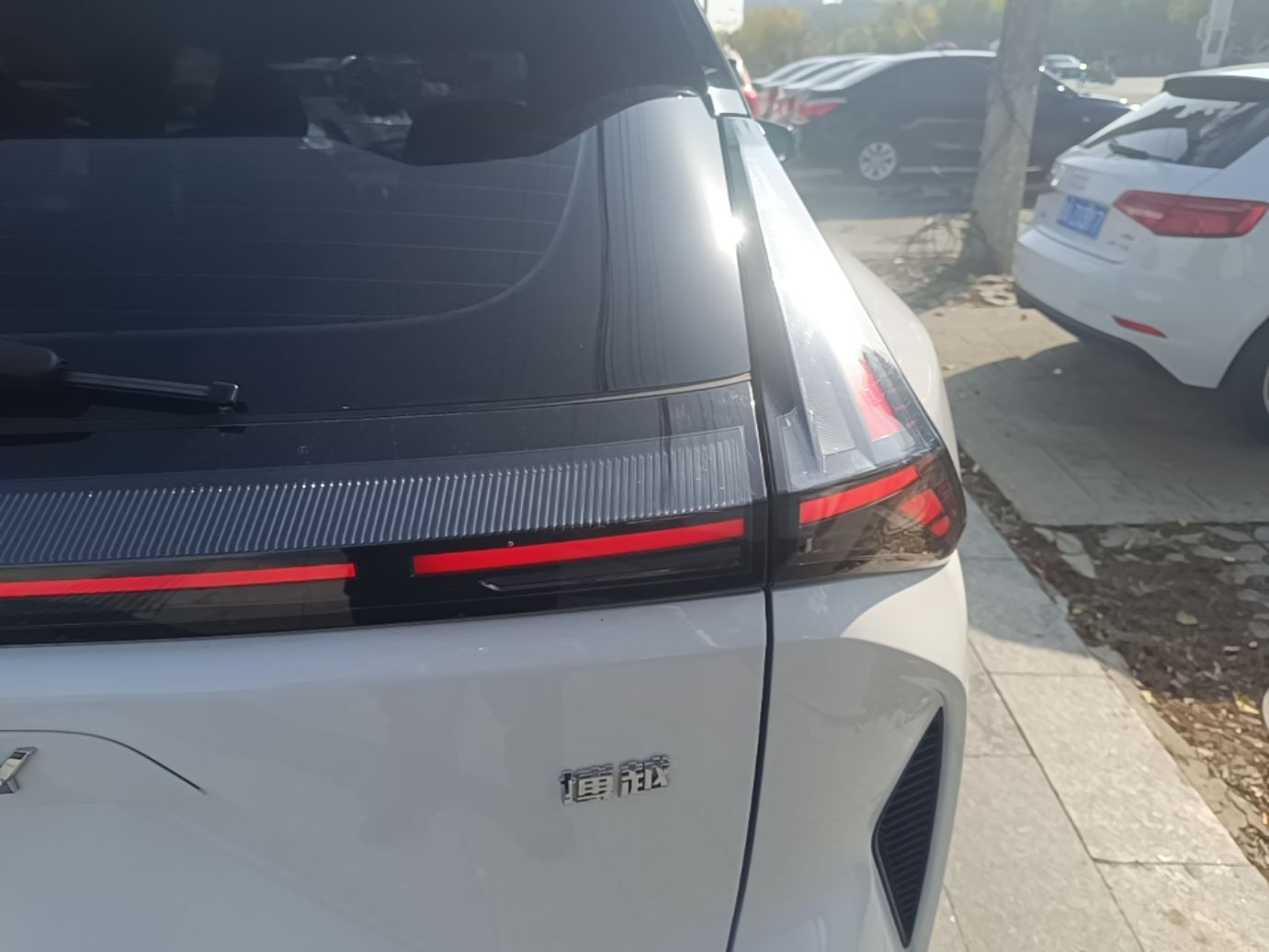 Geely Auto Emgrand X7 Sport 2024 1.5TD Dragon Edition — снимка 9