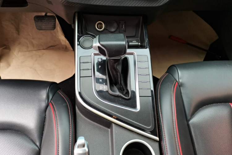 Used FORTHING Joyear X5 2017 Enjoy Series 1.6L CVT Luxury Model
