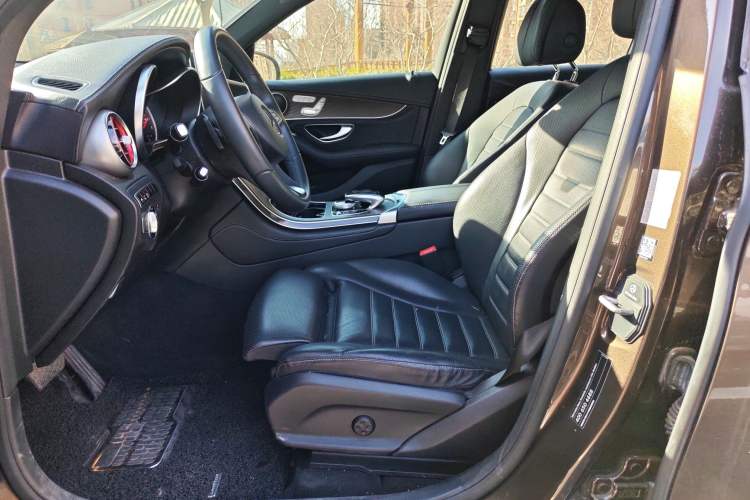 Used Mercedes-Benz GLC 2016 GLC 300 4MATIC Luxury Model