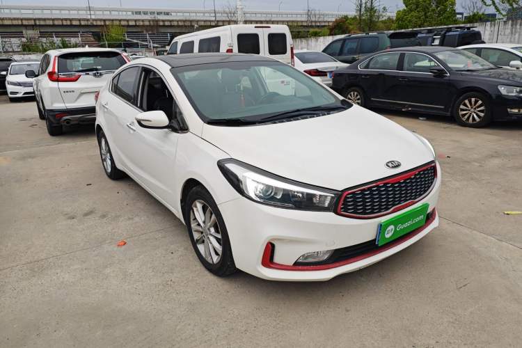 Used Kia K3 2016 1.6L Manual GLS Front Right 45 Deg