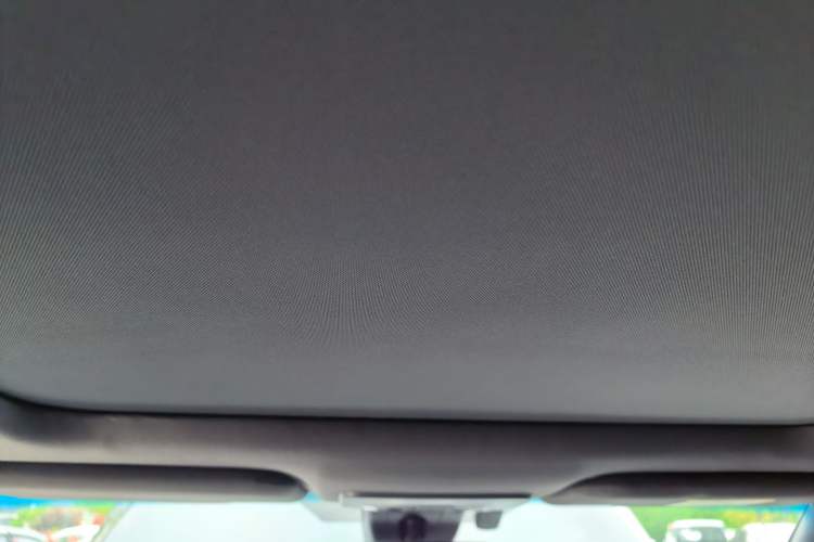 Used Toyota Avalon 2019 Dual-Engine 2.5L XLE Prestige Version China VI Standard Headliner