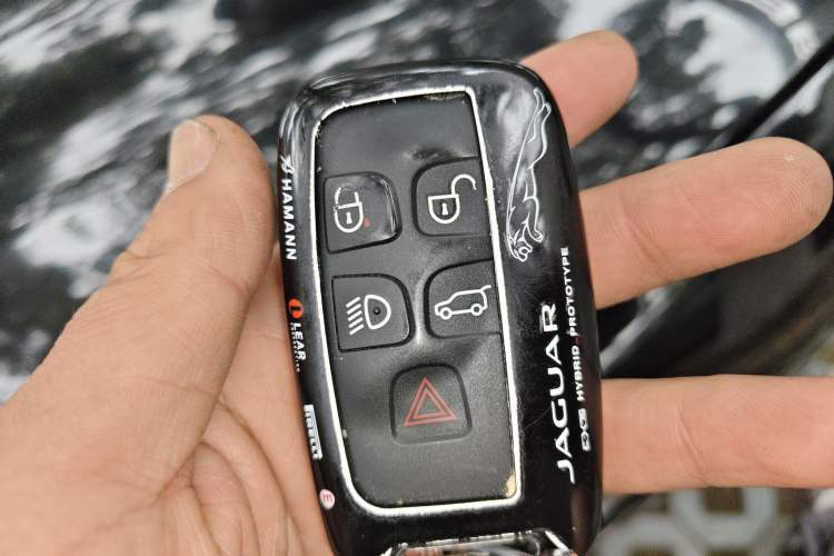 Used Jaguar F-PACE 2018 2.0T Two-Wheel Drive Urban Deluxe Edition
