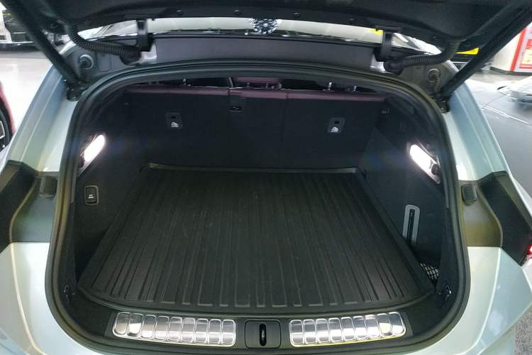 Used Nio ET5T 2024 75kWh Touring Trunk