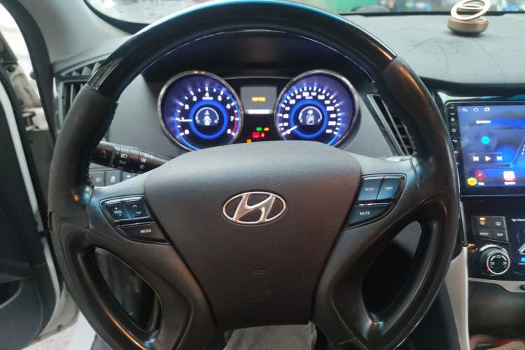 Used Hyundai Sonata 2014 2.4L Automatic Leading Edition China IV Standard Steering Wheel