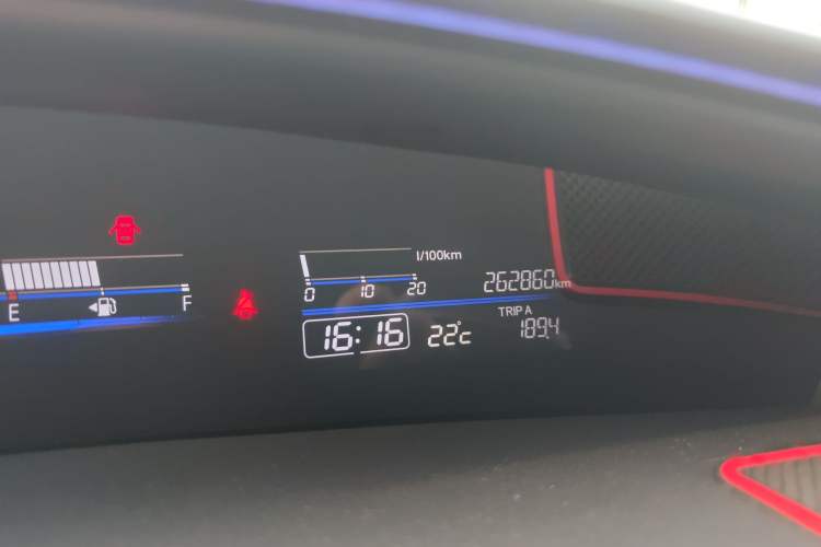 Used Honda Jade 2014 1.8L Automatic Comfort Elite Version 5 Seats Odometer Close Up