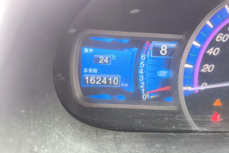 Used BYD S6 2014 2.0L Manual Luxury 5-Seater Odometer Close Up