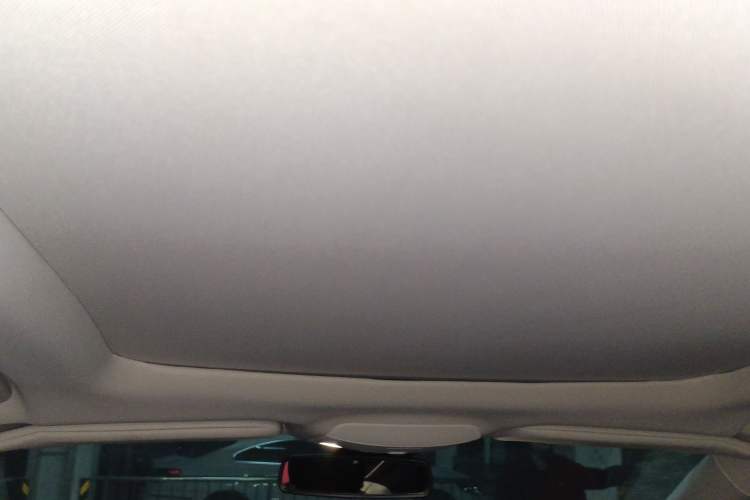 Used Ford Edge 2015 2.0T GTDi Four-Wheel Drive Prestige Model Headliner