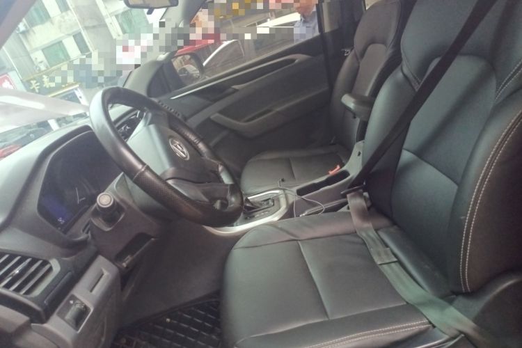 Used SAIC MAXUS T60 2017 2.8T Diesel Automatic Two-Wheel Drive High Ground Clearance Comfort Version Standard Cabin China V Emission Standard