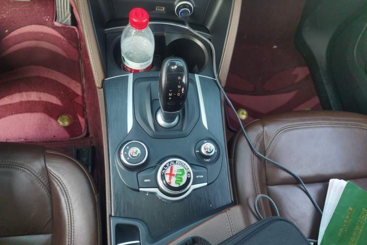 Used Alfa Romeo Stelvio 2017 2.0T 200HP Luxury Edition
