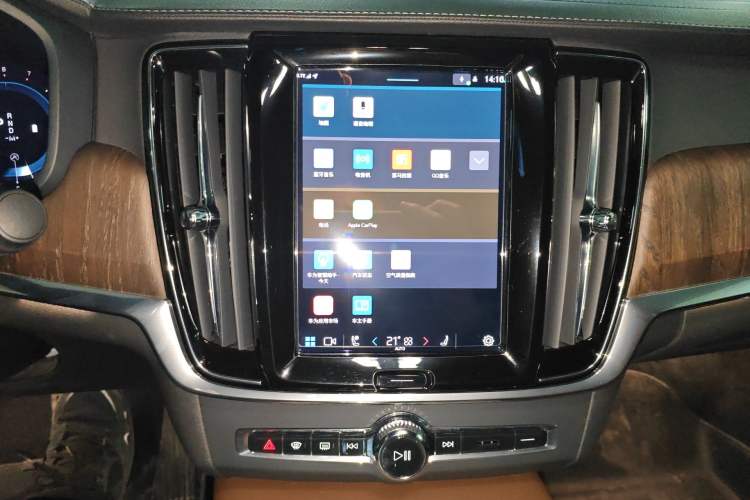 Used Volvo S90 2022 B5 Zhiyuan Luxury Edition Audio And AC Panel