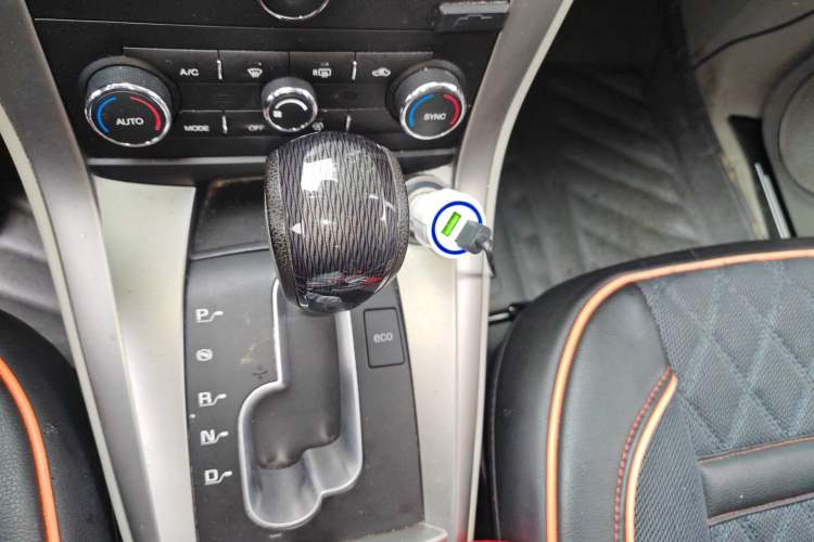 Used Chevrolet Captiva 2014 2.4L 4x4 Luxury Edition 5 Seats Gear Lever