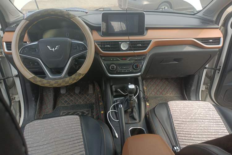 Used Wuling Hongguang S3 2018 1.5L Manual Luxury Model China V Standard
