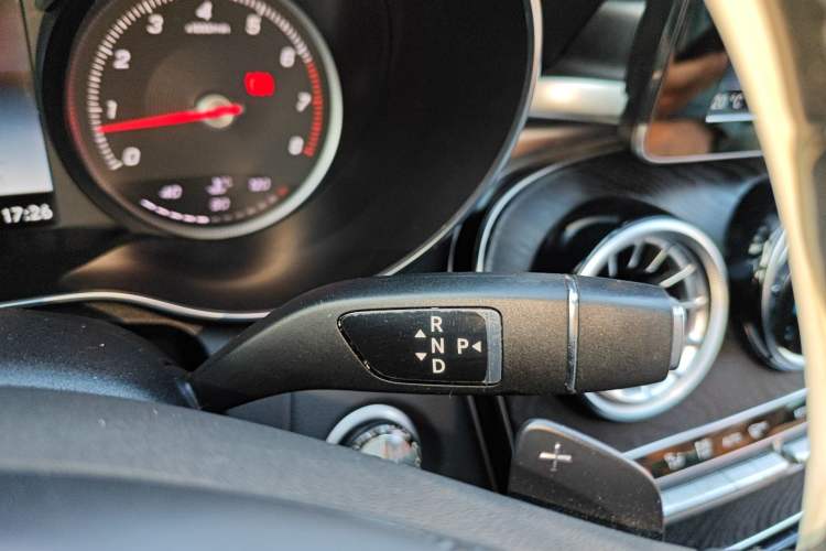 Used Mercedes-Benz C-Class 2017 Facelift C 200 L Gear Lever