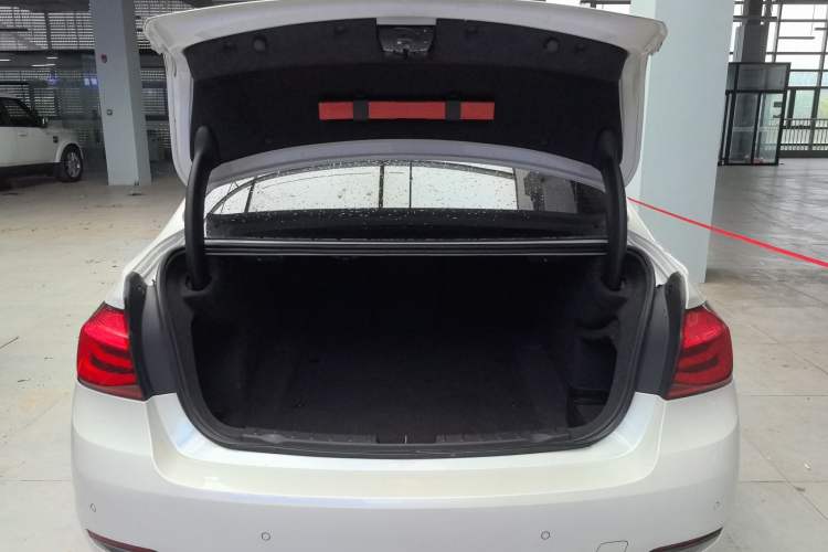 Used BMW 3 Series 2019 320Li Fashion Model Trunk