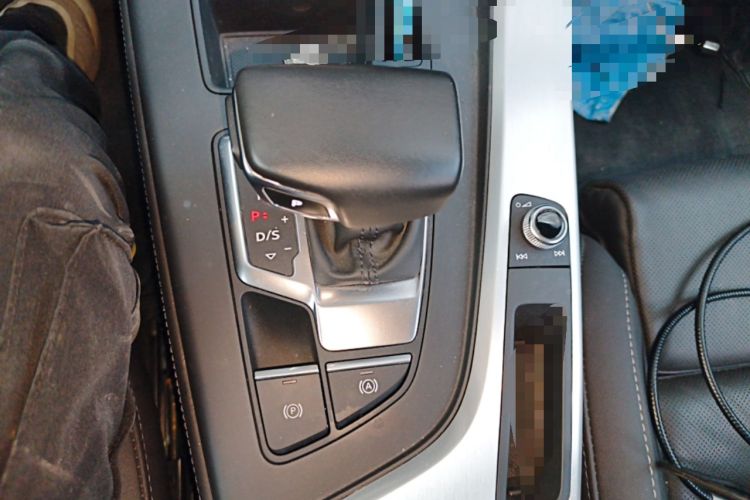 Used Audi A4L 2022 40 TFSI Luxury Dynamic Model
