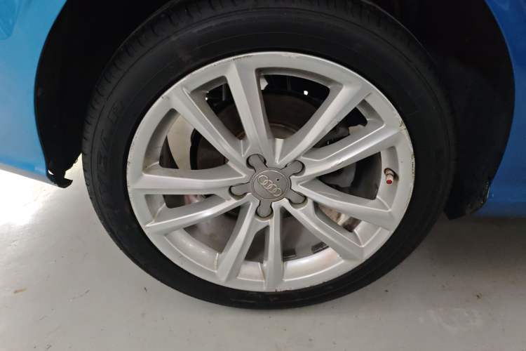 Used Audi A3 2016 Limousine 35 TFSI Style Edition Right Rear Wheel Hub