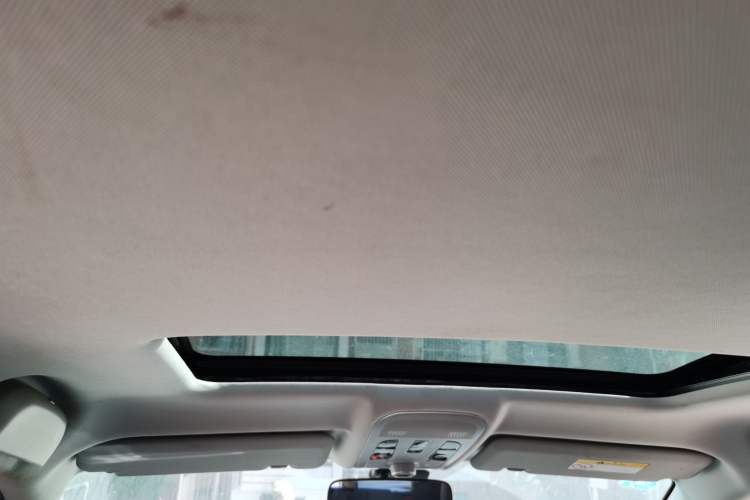 Used Haval H2 2017 Red-Label 1.5T Manual Two-Wheel Drive Luxury Model Headliner