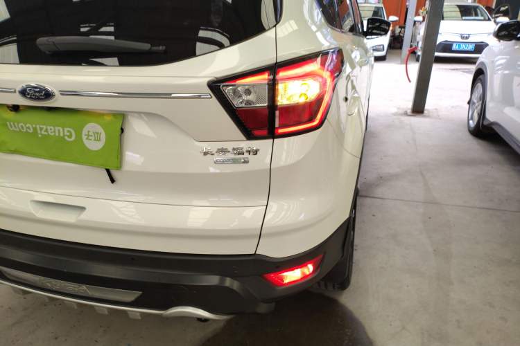 Used Ford Kuga 2017 EcoBoost 180 Two-Wheel-Drive Luxury Wing Edition Right Rear Taillight