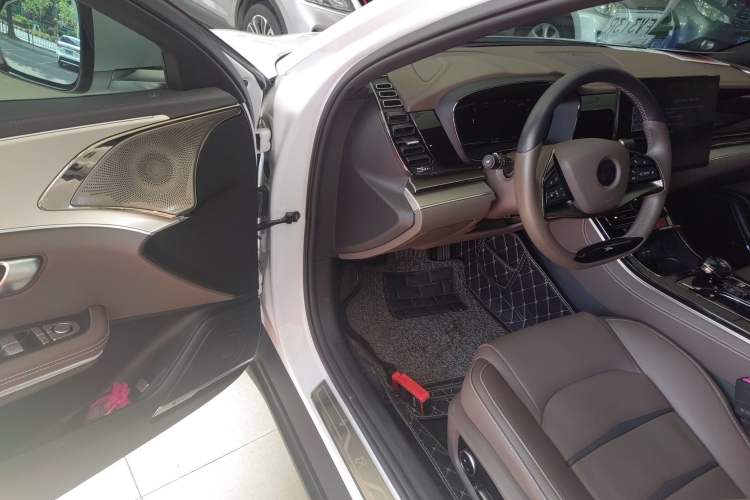 Used BYD Han 2021 EV Standard Range Luxury Model Interior 3