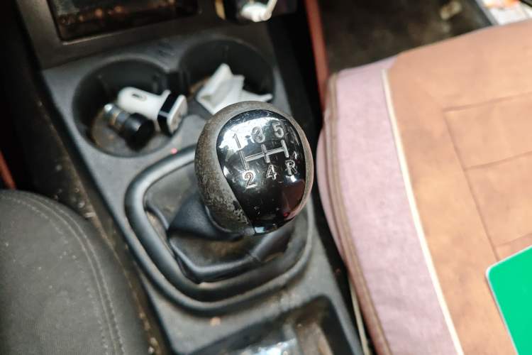 Used Dongfeng Fengon 330 2014 1.5L Manual Standard Edition DK15-02
