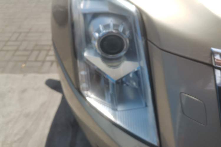 Used Cadillac SRX 2010 3.0L Flagship Edition Right Front Headlight