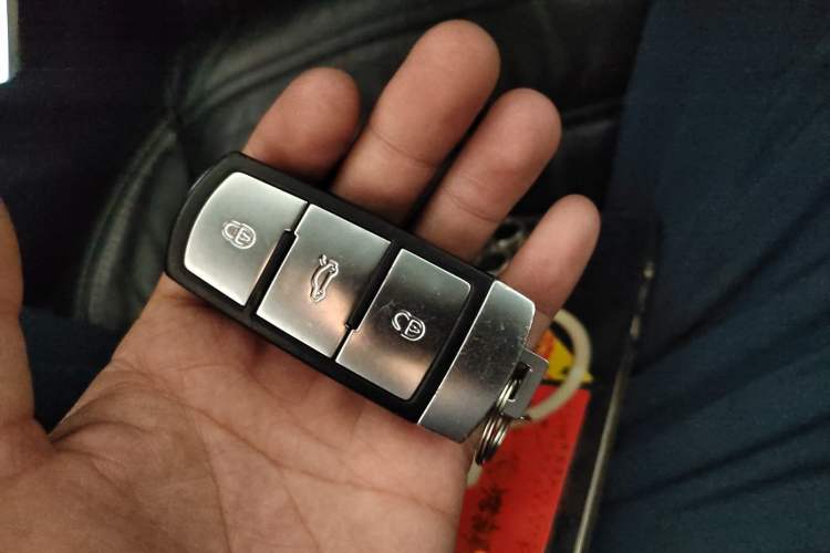 Used Volkswagen CC 2009 3.6 FSI Top-Trim Version
