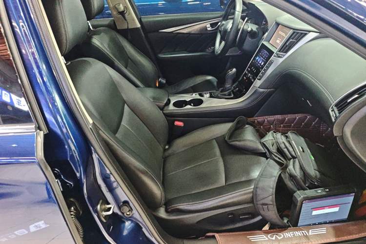 Used Infiniti Q50L 2018 2.0T Enjoyment Version China VI Standard Right Front Seat