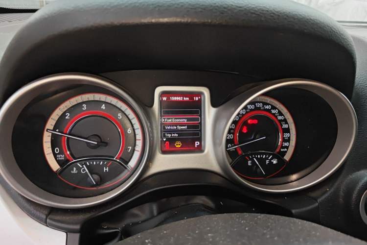 Used Dodge Journey 2013 2.4L Two-Wheel Drive Luxury Version
