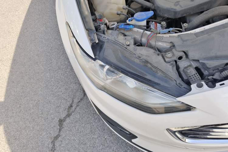 Used Ford Mondeo New Energy 2018 2.0 PHEV Smart-Controlled Fashion Edition China VI Standard Right Front Headlight