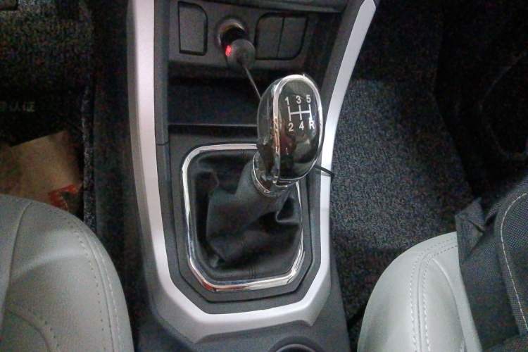 Used BAIC Changhe M70 2017 1.5L manual first-class cabin Gear Lever