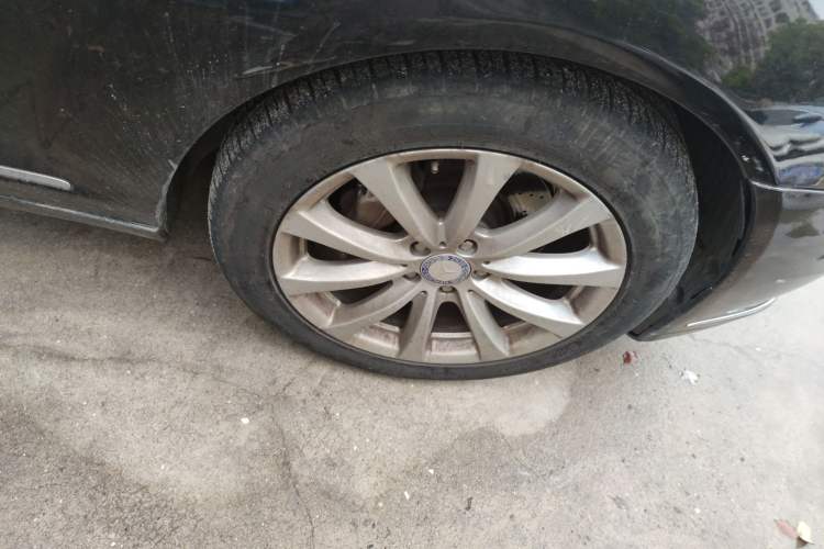 Used Mercedes-Benz S-Class 2012 S 300 L Luxury Grand Edition Right Front Wheel Hub