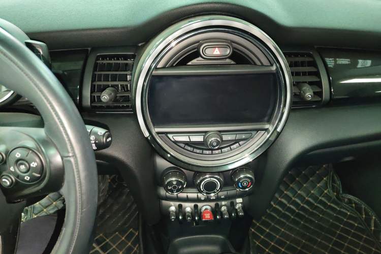 Used MINI MINI 2019 1.5T COOPER Classic Edition Five-Door Version