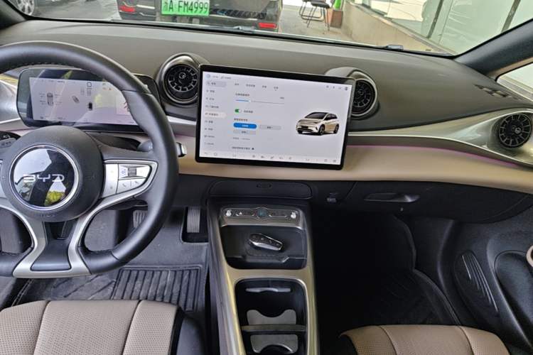 Used BYD Dolphin 2025 Intelligent Driving Version 410 km Fashion Edition
