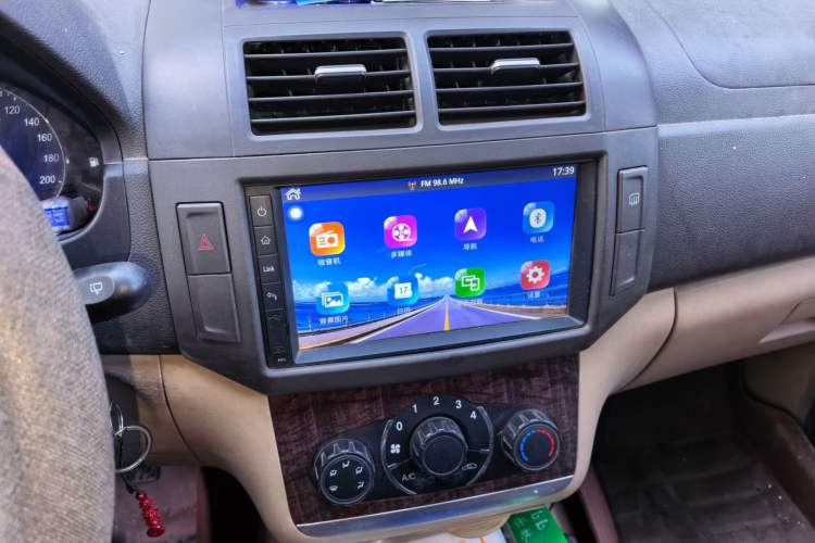 Used BAIC Weiwang M30 2015 1.5L Comfort version DAM15 Audio And AC Panel