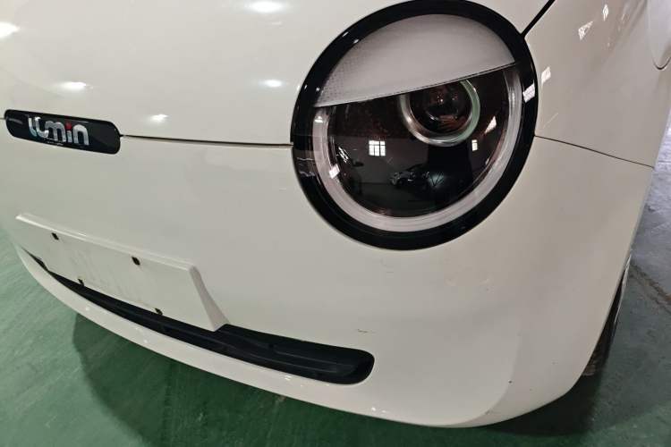 Used CHANGAN NEVO Lumin 2022 155 km – Refreshingly Sweet Edition Left Front Headlight