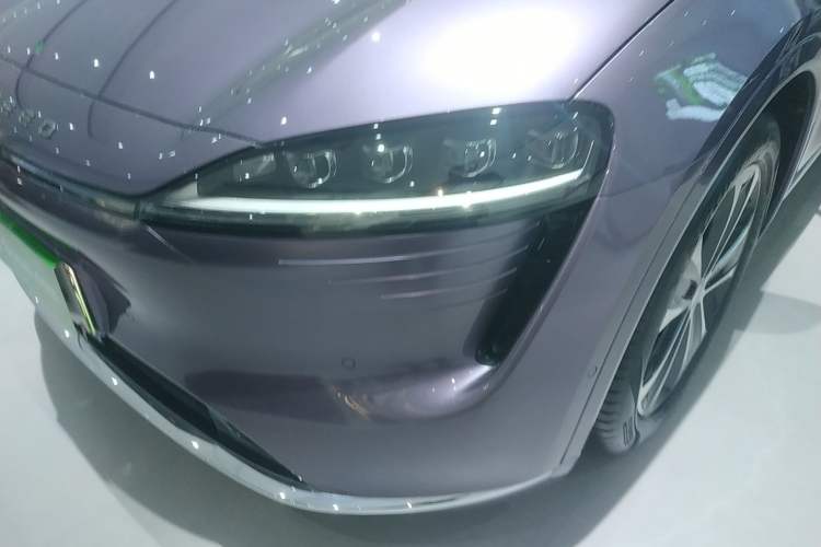 Used Hima Luxeed R7 2025 Range-Extended Version 251 km Max