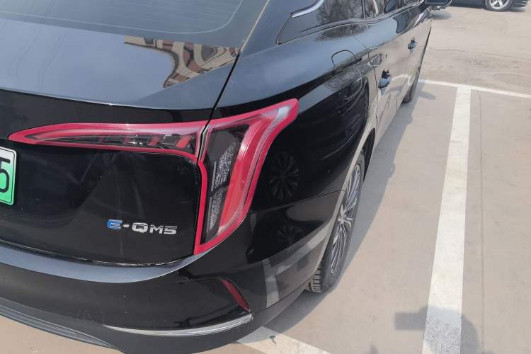 Used Hongqi E-QM5 2022 431 km Charge & Enjoy Edition
