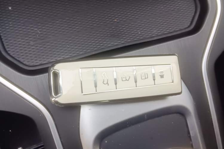 Used Wey VV5 2021 1.5T Two-Wheel Drive Color Pioneer
