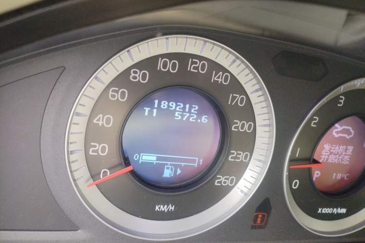 Used Volvo S80L 2009 2.5T ZhiZun Edition Odometer Close Up