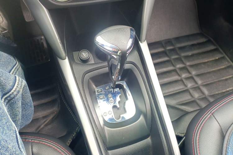 Used Citroen C3-XR 2015 1.6L Automatic Pioneer Model Gear Lever