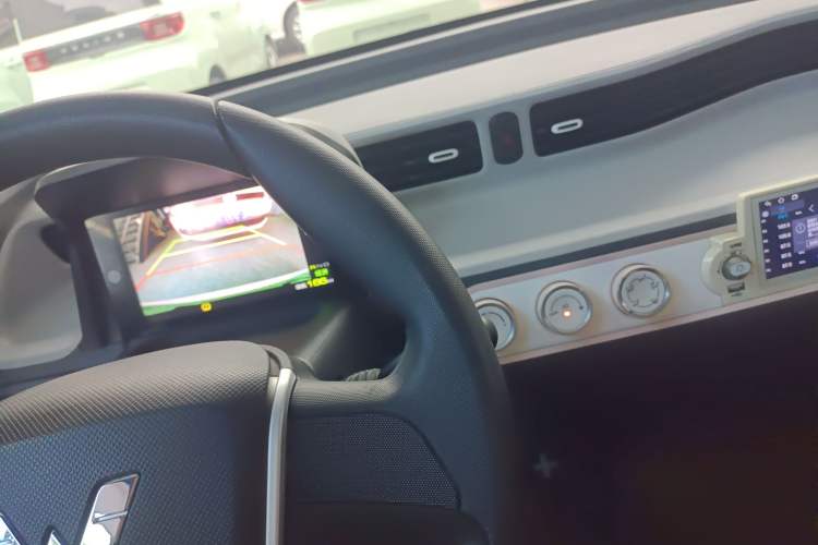 Used Wuling Hongguang MINIEV 2021 Macaron Sandwich Model 170 km Lithium Iron Phosphate