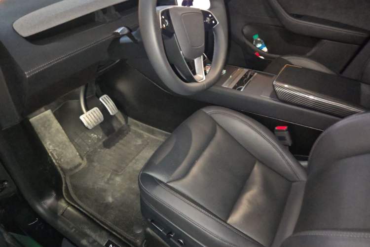 Used Tesla Model Y 2025 Long-Range All-Wheel-Drive Version