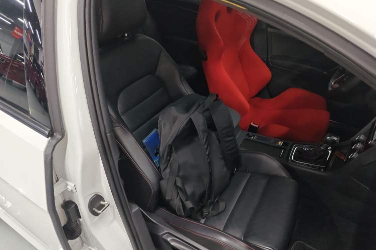 Used Volkswagen Golf GTI 2016 2.0 TSI GTI Right Front Seat