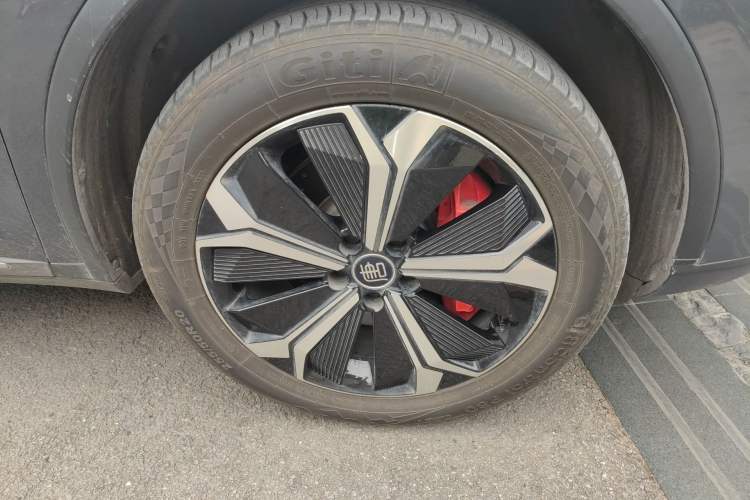 Used BYD Tang New Energy 2022 EV 730KM Luxury Model Right Front Wheel Hub