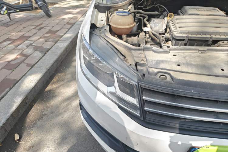 Used Volkswagen Santana 2018 1.5L Manual Fashion Edition Right Front Headlight