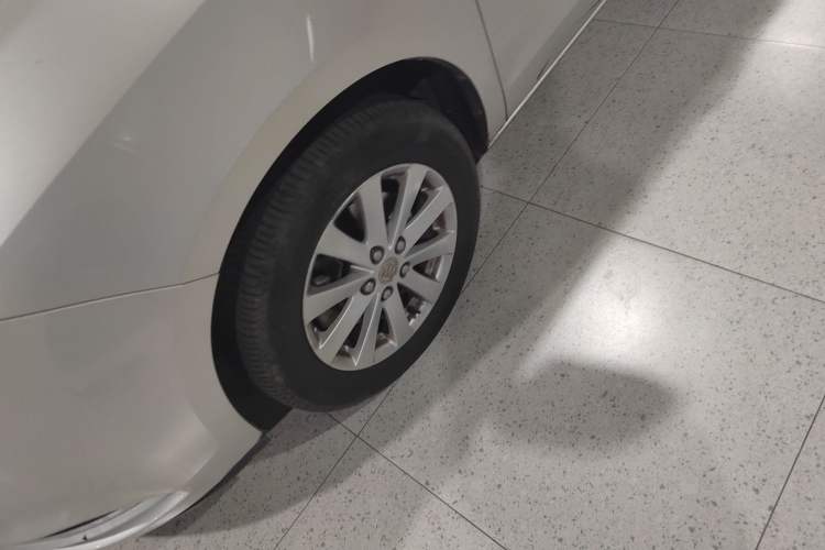 Used Buick GL8 2017 25S Comfort Version China V Standard Left Front Wheel Hub