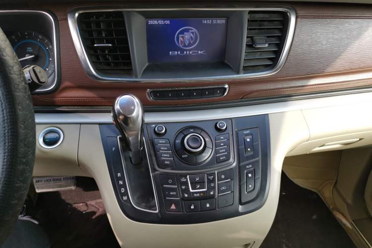 Used Buick GL8 2014 3.0L GT Luxury Business Haoya Edition