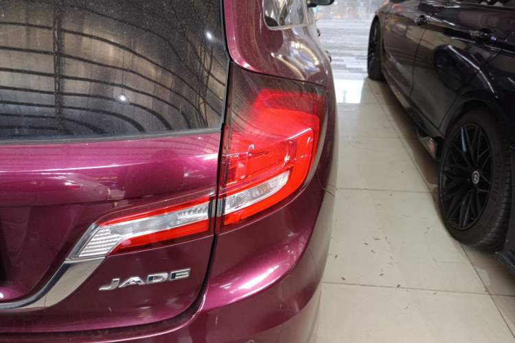 Used Honda Jade 2017 1.8L automatic Comfort version 5 seats
