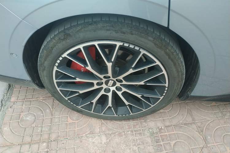 Used Geely Galaxy E8 2025 620 km All-Wheel Drive Starship LiDAR-Enabled Intelligent Driving Version Exterior 5