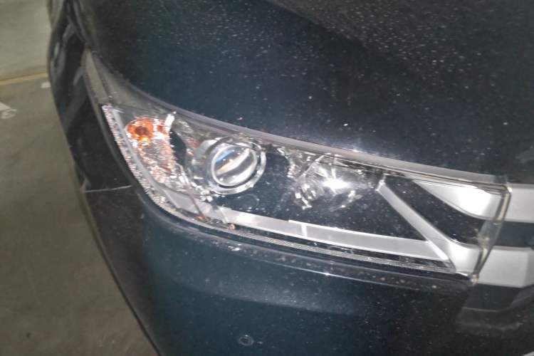 Used Toyota Highlander 2018 2.0T Two-Wheel Drive Elite Edition 7 Seats China VI Standard Right Front Headlight